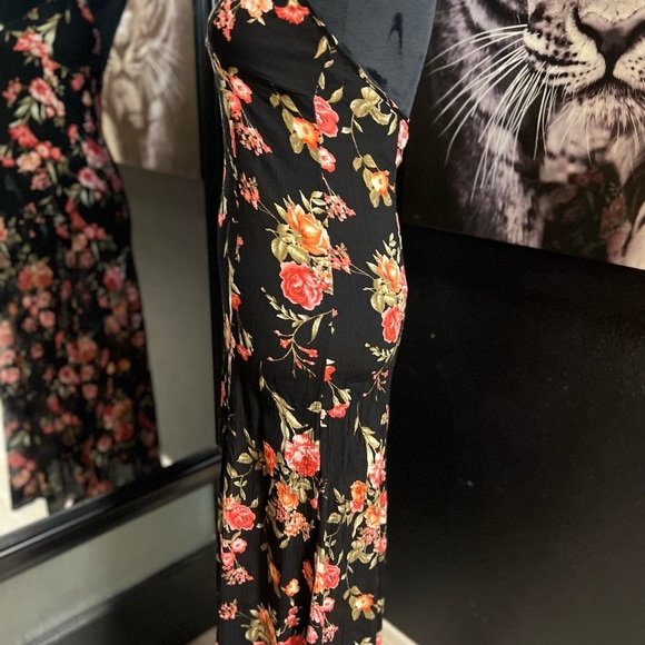 🖤💕EUC- SUPER CUTE FOREVER 21 BLACK HALTER FLORAL DRESS SZ S🖤💕 - Picture 7 of 7